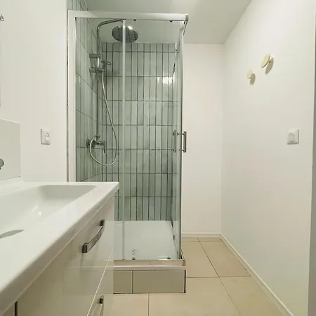 Ancienne Annonce - 402 Apartmán