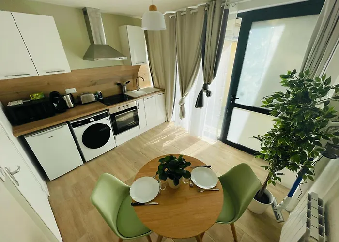 émeraude Romance Avec Privé - 402 Appartement *